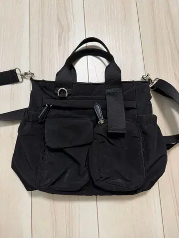 Discoat 유틸리티 퍼프 토트백 블랙