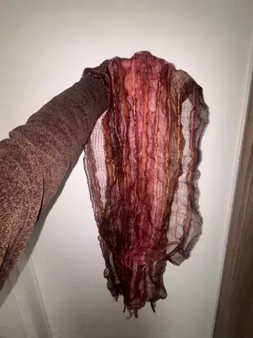 실크 100% 크링클 가공 브라운 계열 시어 스톨