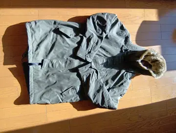 카키 밀리터리 자켓 퍼 포함 허리 조절 가능