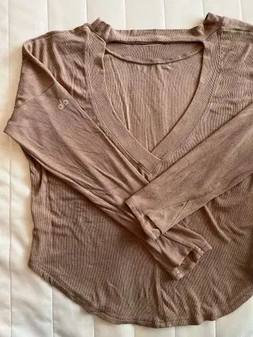 alo 브라운 베이지 V넥 긴팔 티셔츠 요가 M