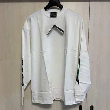 BACK CHANNEL SLEEVE PRINT LS TEE