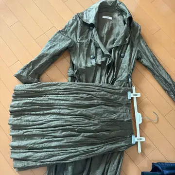 로럴 Laurel 올리브색 트렌치코트 허리 벨트 포함