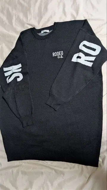 RODEO CROWNS 블랙 니트 스웨터
