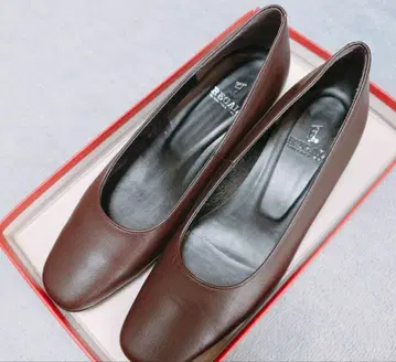 브라운 가죽 펌프스 REGAL