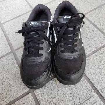 VANS 블랙 스니커즈
