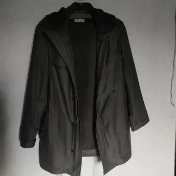 후드 부착 코드 내 보아