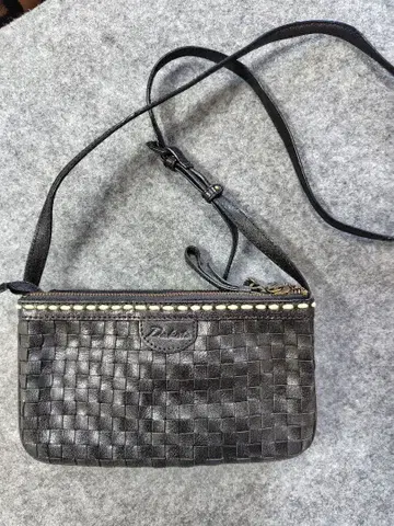 Dakota 뜨개질 가죽 숄더백 새상품급