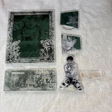 진격의 거인 리바이 디오라마 아크릴 스탠드 천과 지의 싸움