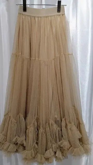 튤 플레어 롱 스커트 베이지