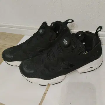 Reebok Insta Pump Fury 블랙 23.5
