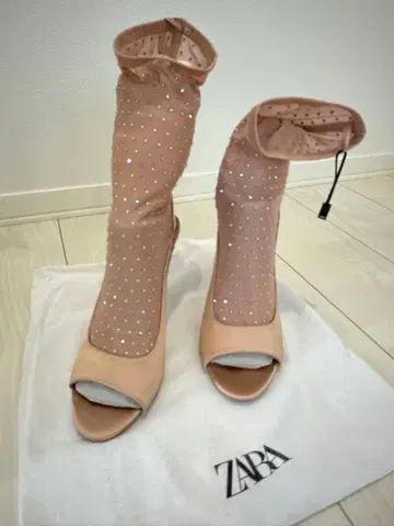 ZARA 베이지 비즈 삭스 인기 완판템 하이힐 택 포함 새상품