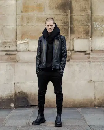 julius permanent 패디드 풀오버 후드티