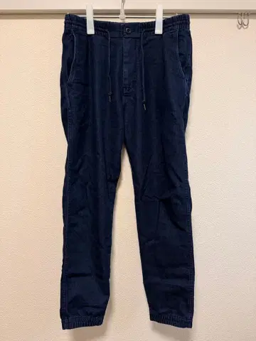 빔즈 테이퍼드 실루엣 팬츠