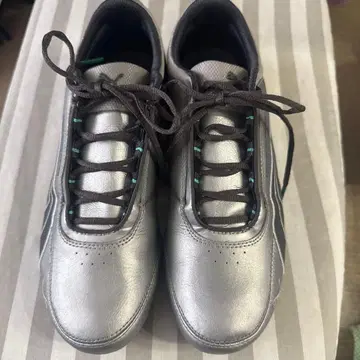 PUMA 메르세데스 AMG 페트로나스 스니커즈