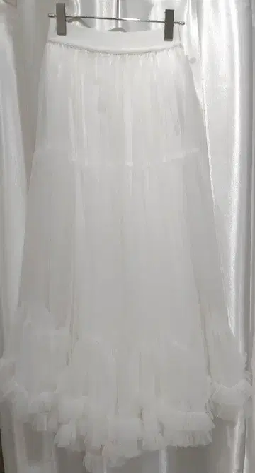 튤 플레어 롱 스커트 화이트