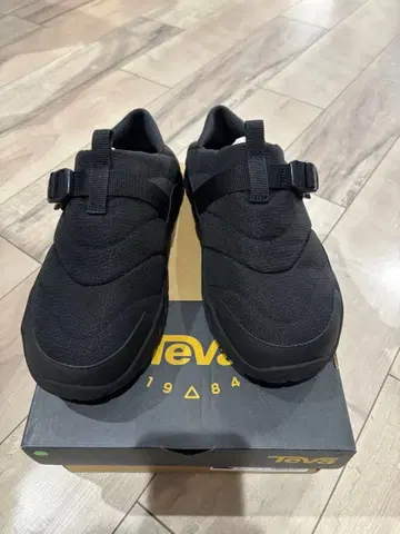 Teva 블랙 스니커즈 벨크로