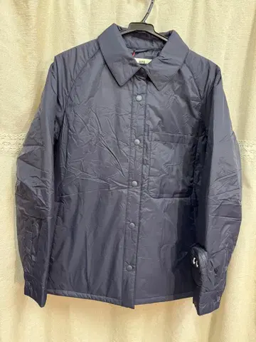 유니클로 퍼프 테크 ANYA HINDMARCH 자켓