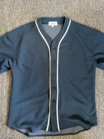 다크 그레이 버튼 캐주얼 셔츠 구제 의류