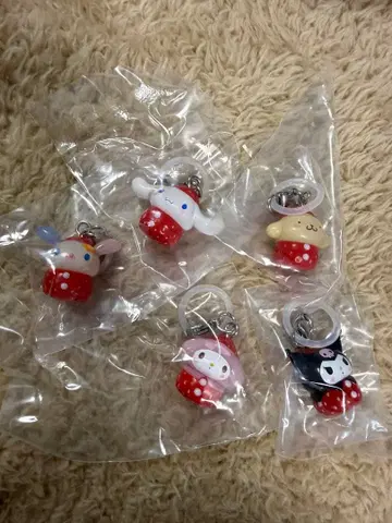 산리오 캐릭터 딸기 메지루시 액세서리 세미 컴플리트