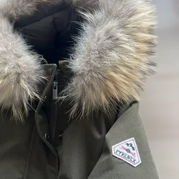 PYRENEX 후드 부착 다운 자켓 올리브