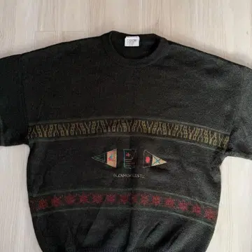 기하학 패턴 다크 그린 스웨터