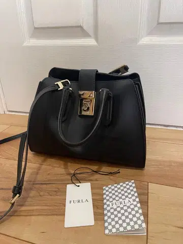 새상품급 FURLA 숄더백 블랙