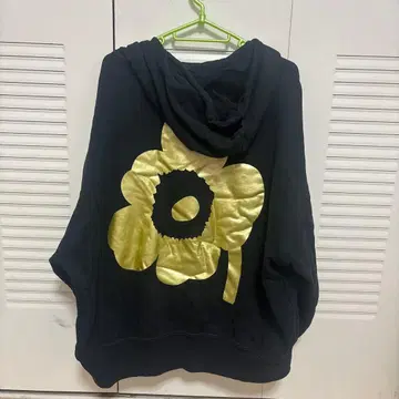 adidas 마리메꼬 후드 부착 후드티 블랙 큰 꽃 디자인 여성용