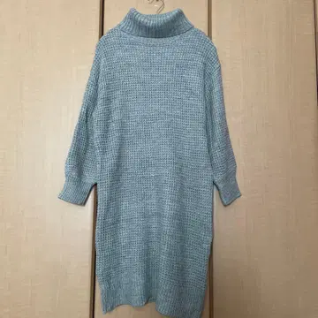 미착용 스튜디오 클립 그레이 터틀넥 니트 무릎 기장 원피스