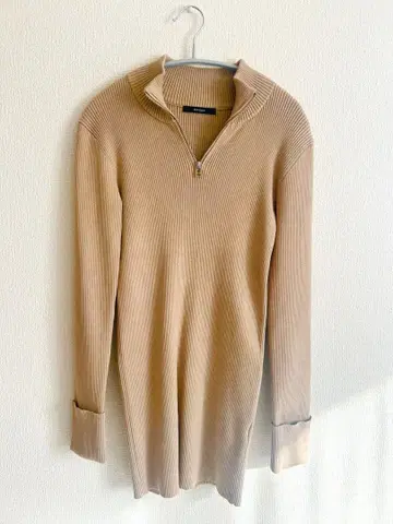 EMODA 베이지 하이넥 원피스