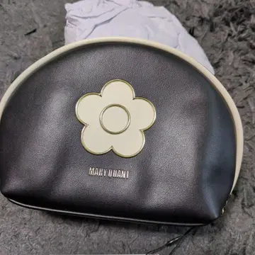 마리콴트 파우치