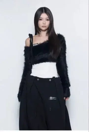 THEREADTHREAD feather knit cropped