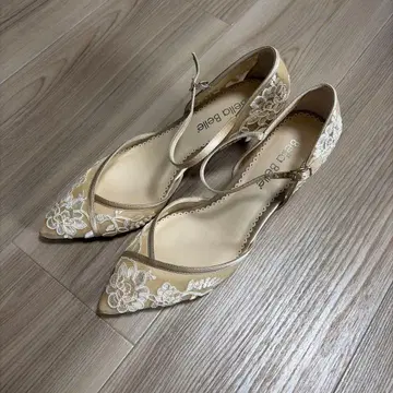 Bella Belle 베이지 자수 펌프스 USA 7.5