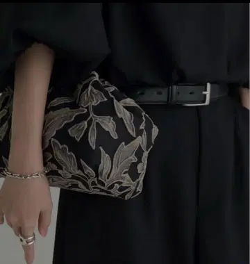 louren 플라워 자카드 클러치백