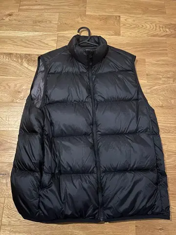 유니클로 울트라 라이트 다운 베스트 XL 블랙