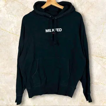 MILKFED 블랙 후드 부착 후드티 one