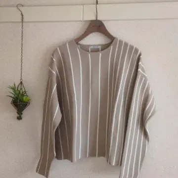 ADORE 스트라이프 니트 풀오버