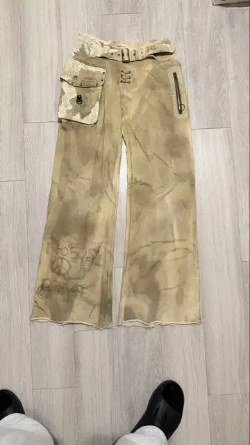 share spirit 베이지 맨투맨 카고 팬츠