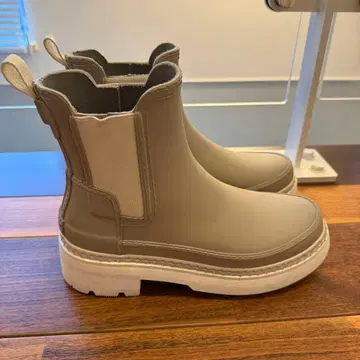 컨디션 최상 HUNTER 레인부츠 숏 기장 베이지 계열 22cm