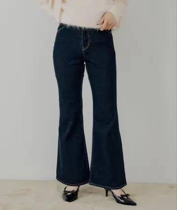 chico 패치 부착 플레어 데님