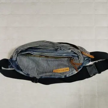SAMURAI JEANS 스트라이프 바디백