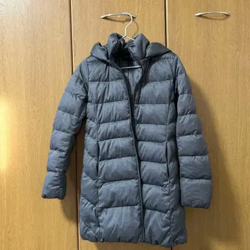 유니클로 그레이 후드 부착 다운 자켓