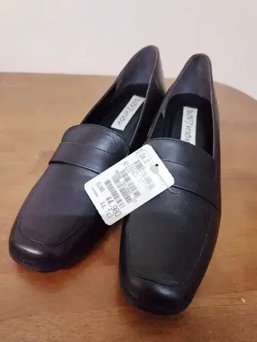 [ 미사용 새상품 ] AQUA LADY 블랙 로퍼 24.0 cm 여성용