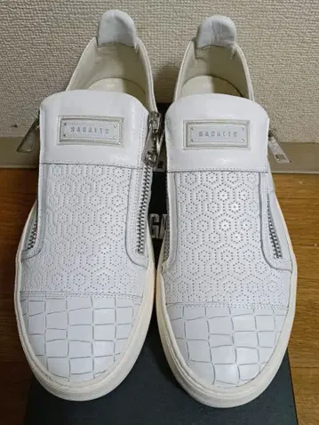 BARACITTO 화이트 가죽 스니커즈