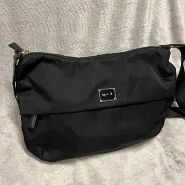 agnis b. 블랙 숄더 나일론 백 에네스베