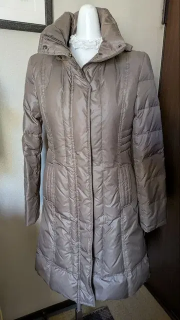 [ 히로타 ] 후드 부착 베이지 다운 롱 코트