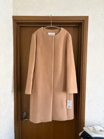 택 포함 새상품 오파크 클립 베이지 롱 코트