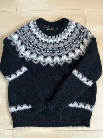 새상품급 BATONER 노르딕 무늬 스웨터 일본제