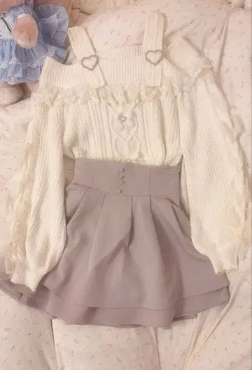 세트 판매 LIZLISA 오프숄더 니트 evelyn 더블 플레어 스커트