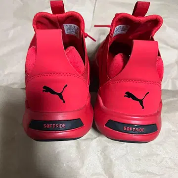 Puma SOFTRIDE 레드 스니커즈