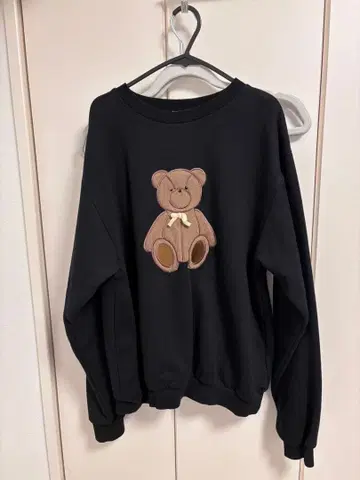 merry jenny 테디베어 자수 맨투맨 F 블랙